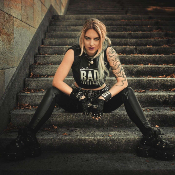 Laura Guldemond deja Burning Witches tras siete años como vocalista